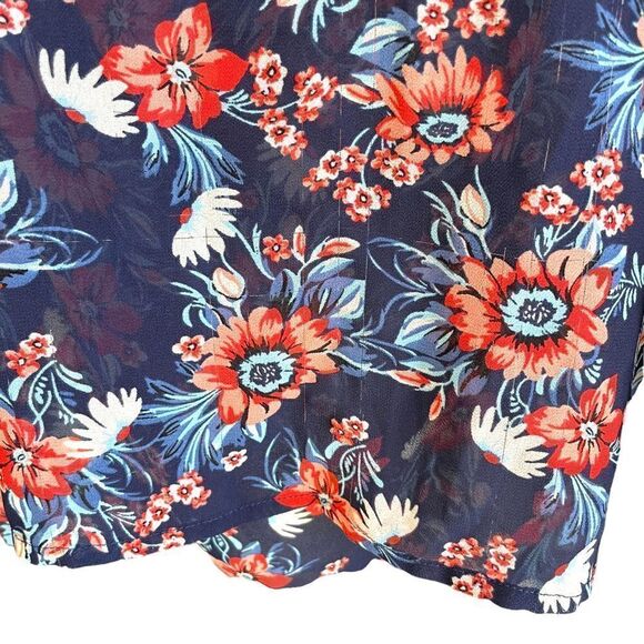 Torrid Floral Sheer Scoop Neck Keyhole Blouse - Picture 7 of 7